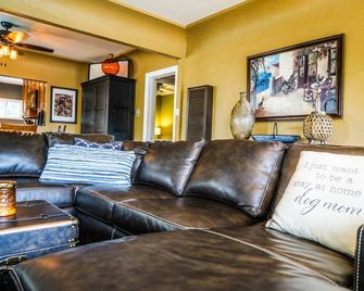 1920s Quiet North Park Casita - Near Everything!! - San Diego - Lounge