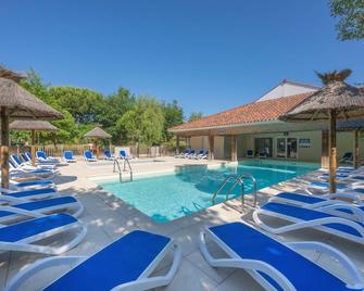 Residence Odalys Le Petit Pont - Hourtin - Pool