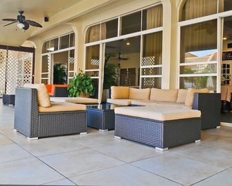 Hotel North Resort - פאראמאריבו - מסעדה