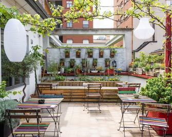 أوستيلو بيلو - ميلان - شرفة مرصوفة