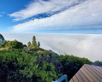 Spectacular view over San Diego County to Mt. Laguna, downtown, Catalina Island. - Palomar Mountain - Outdoors view