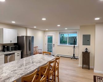 Mba- New Apt W/Direct Access Snowmobile/Atv Trail - Presque Isle - Kitchen