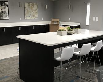 Home Inn and Suites Memphis - Germantown