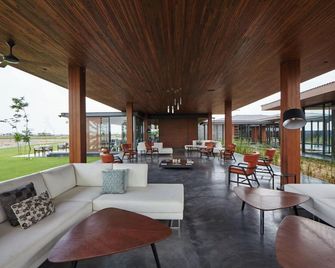 Mysa Zinc Journey by The Fern, Nani Devati - Sānand - Lounge