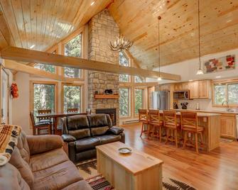 Carlson Cabin by Casago McCall - Donerightmanagement - McCall - Living room