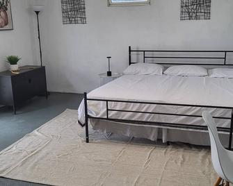 Diamond Studio 8 Mins from Argyle Airport - Clare Valley - Bedroom