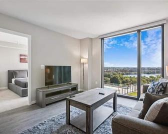 National at Rosslyn Towers - Arlington - Sala de estar