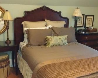 Mahone Bay Bed And Breakfast - Mahone Bay - Bedroom