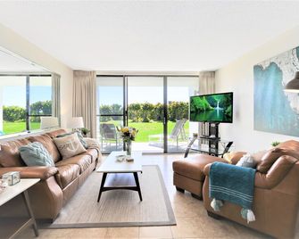 Cape Winds by Stay in Cocoa Beach - Cape Canaveral - Living room