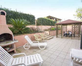La Casina a Schiopparello - Goelba - Portoferraio - Patio