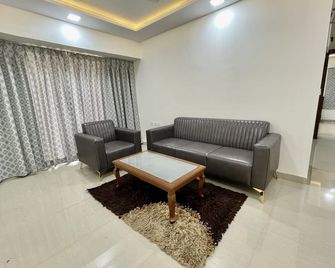 Staybird - Silver Oak, An Apartment Hotel, Kharadi - Pune - Sala de estar