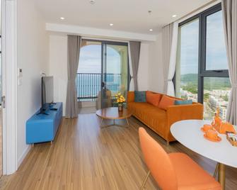 Luna Sol Sunset & Firework Signature - An Thoi - Wohnzimmer