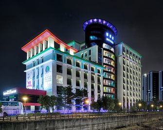 Freedom Design Hotel - Taoyuan City - בניין