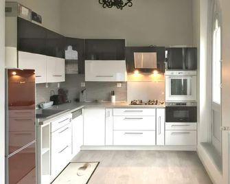Homerez - House in Arques-la-Bataille - Arques-la-Bataille - Kitchen