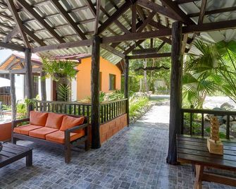 Villa Bayacanes con piscinas privadas - Jarabacoa - Patio