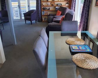 Musselburgh home for families and large groups - Dunedin - Salon