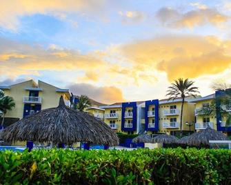 Hesperia Playa el Agua - Playa El Agua - בניין