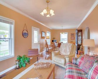 1 Mi To Kfc Museum: Corbin Getaway! - Corbin - Huiskamer