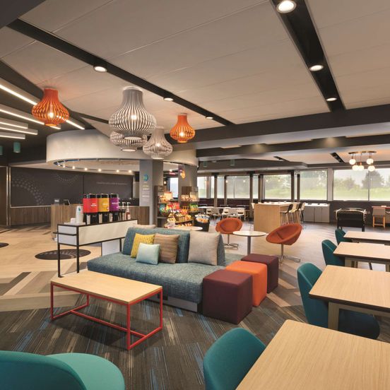 Lounge view of Tru By Hilton Lancaster East