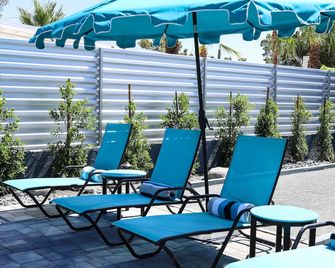 Cozy Cortez - Saltwater Pool & Spa Near Downtown - פאלם ספירנגס - פטיו