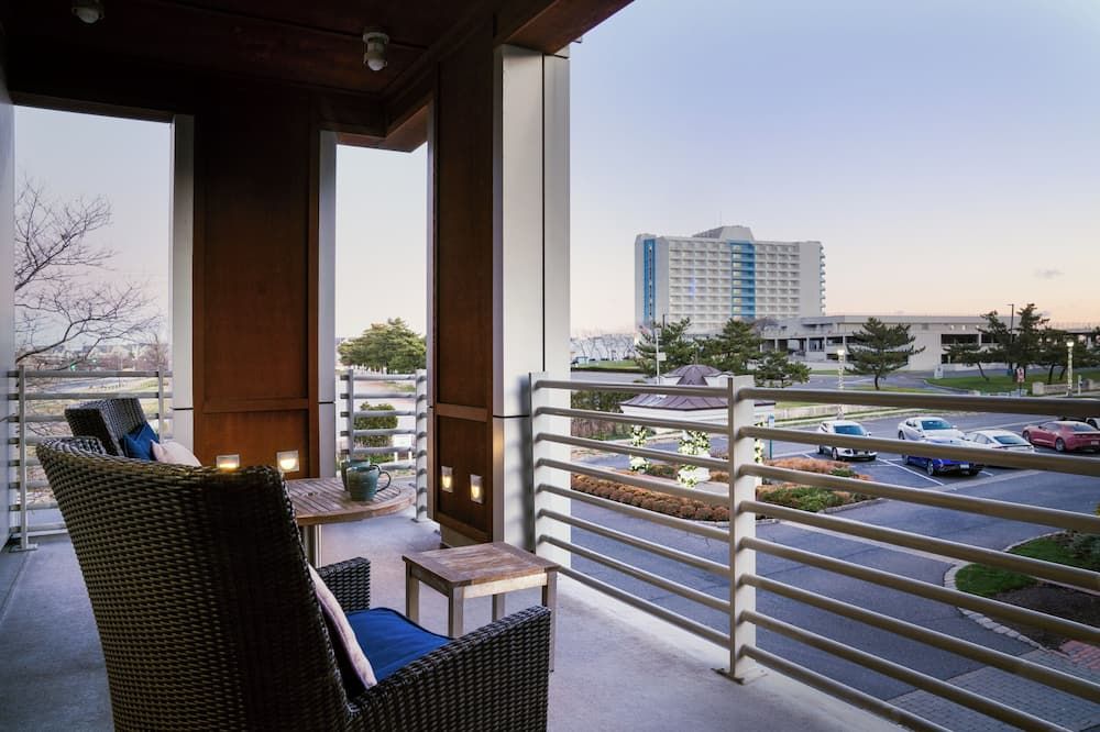 Bungalow Hotel - Long Branch - Balcony