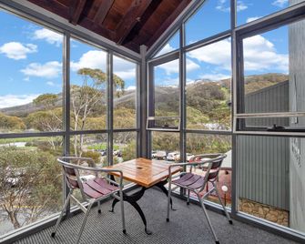 Thredbo Alpine Hotel - Thredbo - Balcone