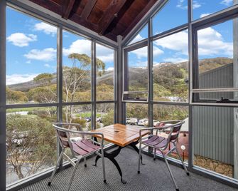 Thredbo Alpine Hotel - Thredbo - Balkon