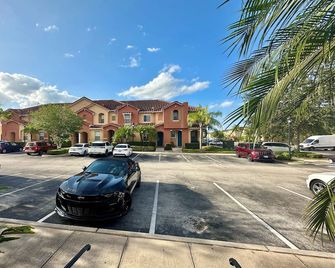 Grand Luxury 3br Townhouse Near Disney Parks - Kissimmee
