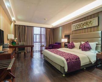 Tulips International Hotel - Beihai - Bedroom