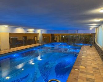 Prime Al Hamra Hotel Riyadh - Riyadh - Pool