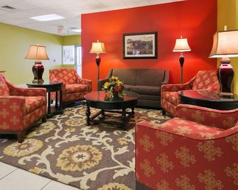 Baymont by Wyndham Huron SD - Huron - Lounge