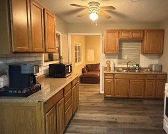 Racine Canal retreat near Lake Michigan - Racine - Kitchen
