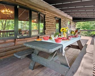 The Lodge At Tunkhannock Creek - Tunkhannock - Patio