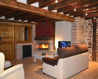 Beautiful rural house in a privileged environment to know the best of La Rioja - Villarejo - Sala de estar