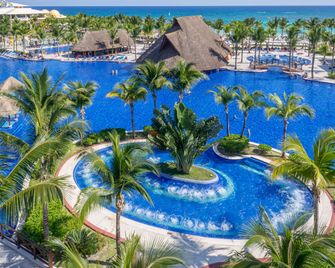 Barcelo Maya Palace - פלאיה דל כרמן - בריכה