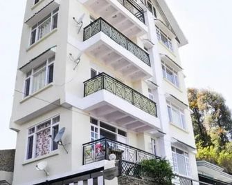 Westend Homestay - Mashobra - Building