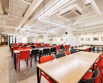 كيني ستاي جيجو موسولبو - هوتل كيني - سيوغويبو - مطعم