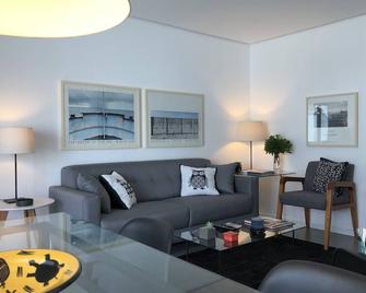 Magnificent 2 Bedroom Central Apartment - Pelotas - Living room