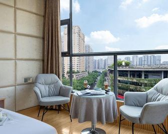 Jin Yu Hotel - Chengdu - Balcón