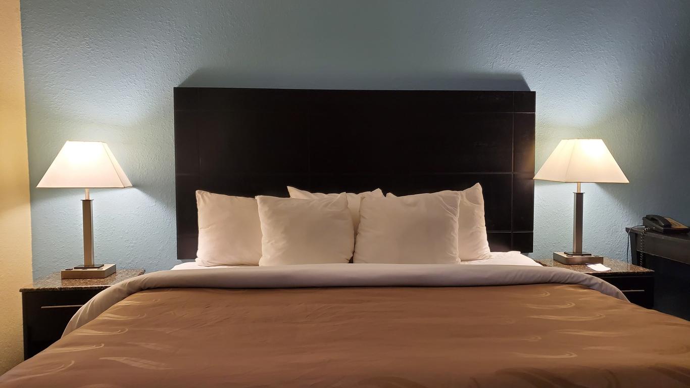 OYO Hotel Knoxville Tn Cedar Bluff I-40