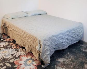 Little Cabin in Kenai, Alaska - Kenai - Bedroom