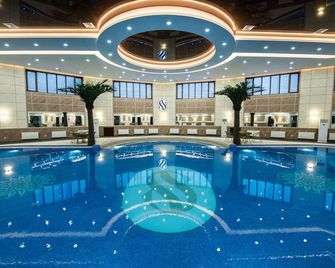 席馬飯店 spa 及水上樂園 - 塔什干 - 游泳池