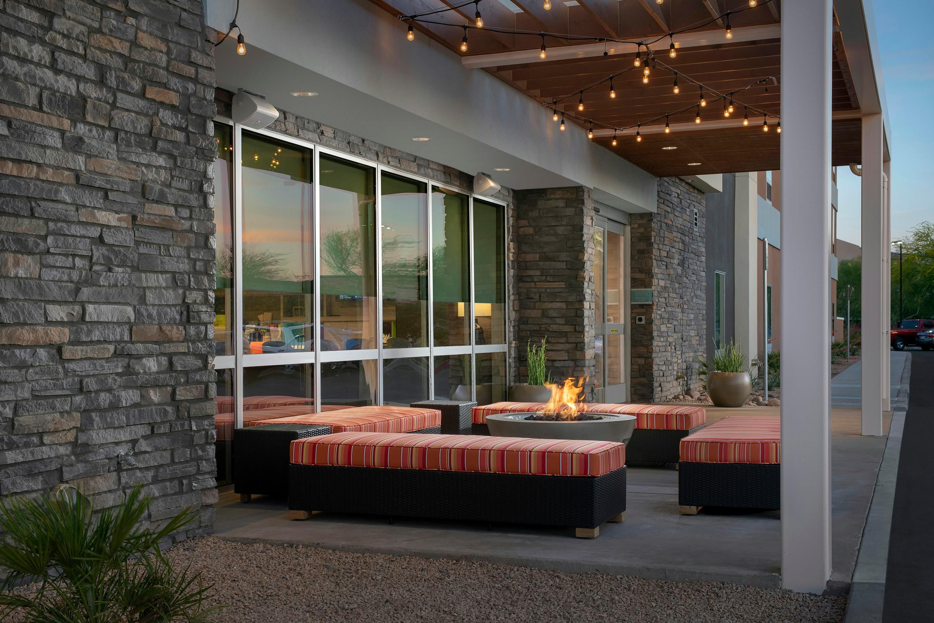 Home2 Suites By Hilton Phoenix Airport South - Phoenix - Pati