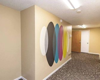 One Bedroom Hideaway Near Ndsu - Fargo - Hallway