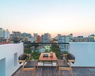 Stop and Go Boutique Homestay Hue - Hue - Balcony