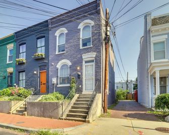 2 Mi to National Mall: Stunning Townhome w/ Patio! - Washington - Edificio