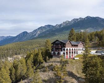 Radium Chalet - Radium Hot Springs - Edificio