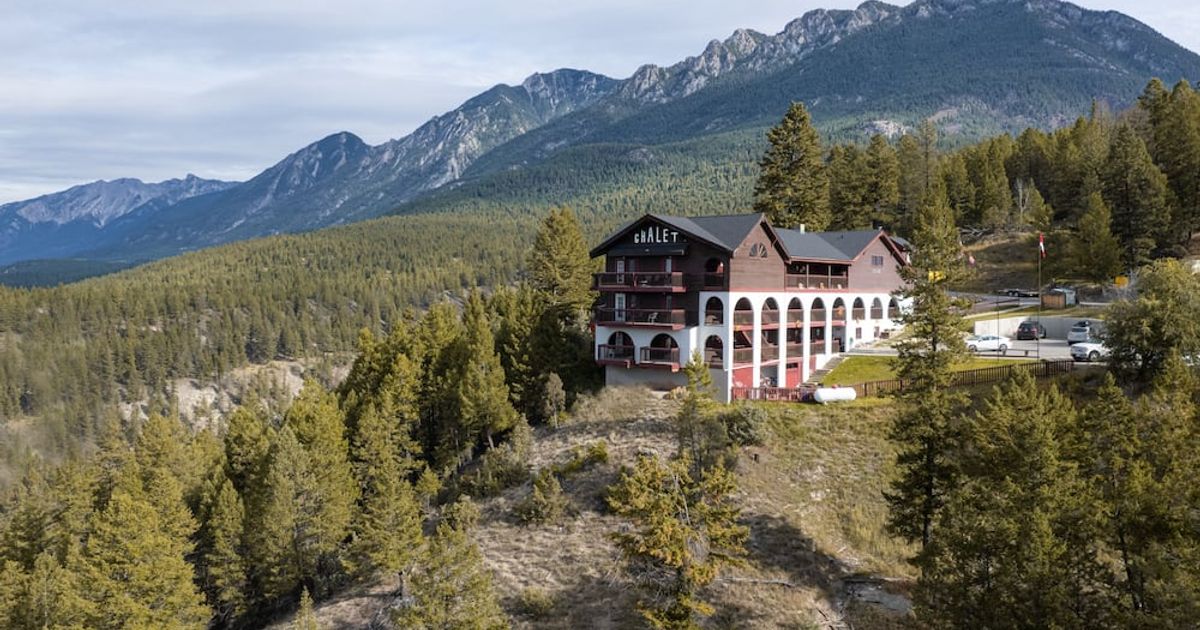 Destination Inn Radium Radium Chalet from $80. Radium Hot Springs Hotel Deals & Reviews - KAYAK