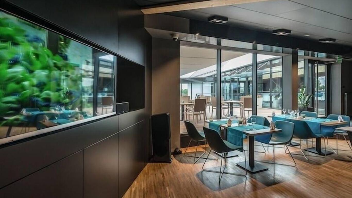 Regatta Hotel Restauracja Spa