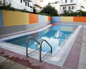 Theonia Hotel - Kos - Svømmebasseng